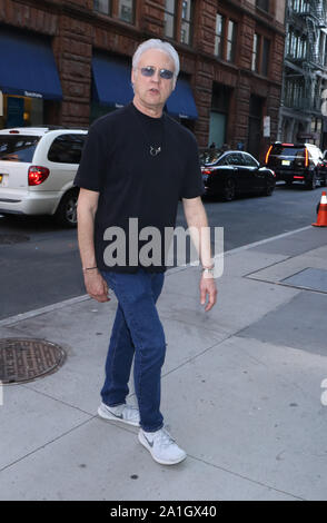 New York, NY, USA. 26 Sep, 2019. Brent Spiner der neuen CBS-Serie Star Trek: Picard in New York City gesehen Am 26. September 2019. Credit: Rw/Medien Punch/Alamy leben Nachrichten Stockfoto