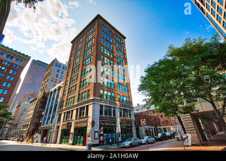 Boston, MA, USA - 20. September 2019: Faneuil Hall Marketplace und Boston Harbour South Markt Stockfoto