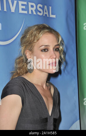 LOS ANGELES, Ca. Januar 13, 2011: Piper Perabo Star aus "Verdeckte Angelegenheiten", die in die NBC Universal Winter 2011 Presse Rundgang im Langham Huntington Hotel, Pasadena. © 2011 Paul Smith/Featureflash Stockfoto