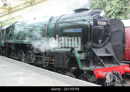 Loughborough, UK - Die dampflokomotive Leicester City auf der Plattform 1 Der Great Central Railway Station. Stockfoto