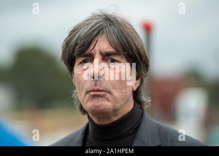 Frankfurt am Main, Deutschland. 26 Sep, 2019. Joachim Loew (Löw, Jogi, Trainer GER), Brustbild, der Grundsteinlegung für das neue DFB und seine Akademie am 26.09.2019 in Frankfurt/Deutschland. | Verwendung der weltweiten Kredit: dpa/Alamy Leben Nachrichten Quelle: dpa Picture alliance/Alamy leben Nachrichten Stockfoto