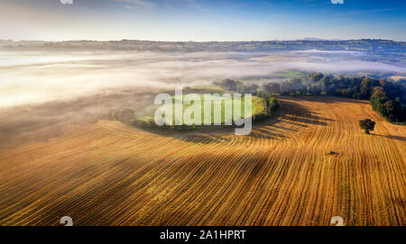 Einem nebligen Morgen Antenne an die Riesen Ring Belfast, Nordirland Stockfoto