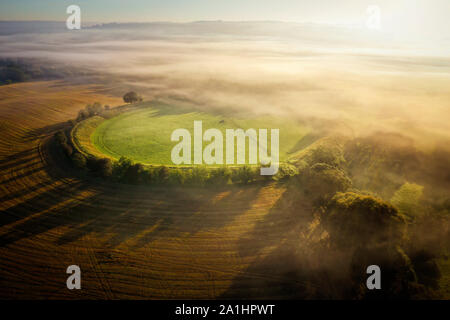 Einem nebligen Morgen Antenne an die Riesen Ring Belfast, Nordirland Stockfoto