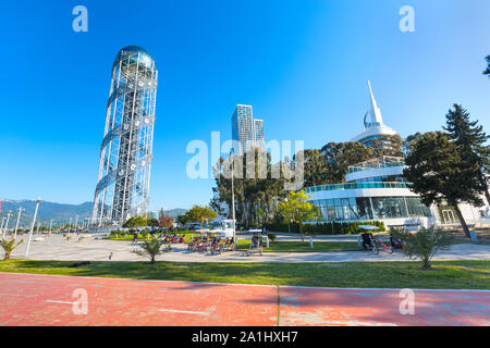 Batumi, Georgien - 30. April 2017: Alphabetisch Turm in Batumi, Georgien Sommer am Schwarzen Meer Stockfoto