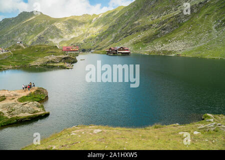 Ansicht eines Balea Gletschersee auf Transfagarasan Straße, 2.034 m in den rumänischen Karpaten Bergen Bergen im Zentrum von Rumänien, Sibiu County Stockfoto