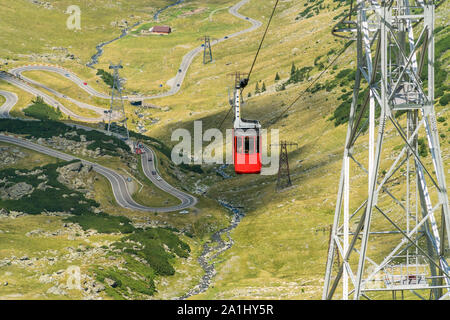 Seilbahn zum Balea See über den berühmten Berg Transfagarasan Straße in den rumänischen Karpaten Bergen Stockfoto