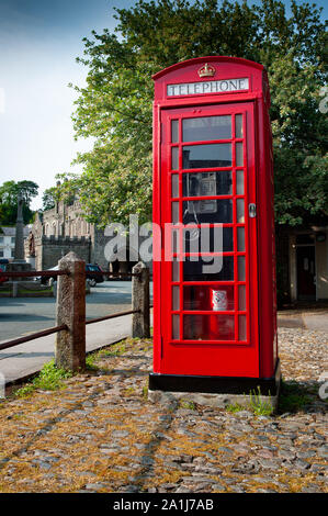 Red K6 Telefonzelle in Bedford Square, Tavistock, Devon Stockfoto