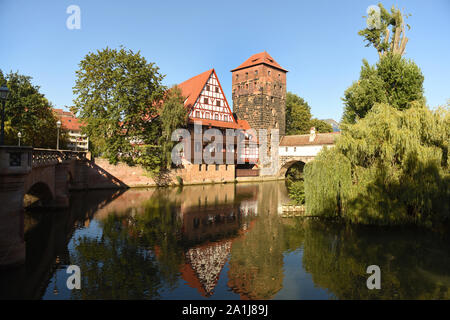 Nürnberg Stadtbild. Blick auf Weinstadel und Wasserturm in der Altstadt Nürnberg, Deutschland. Stockfoto