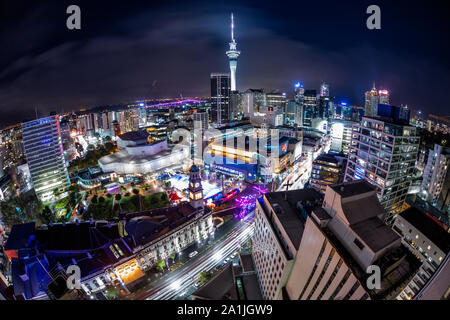 Auckland bei Nacht Skyline. Neuseeland Stockfoto