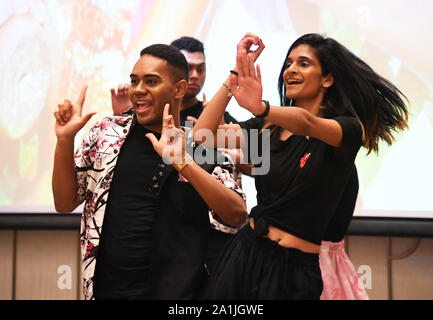 (190927)-BEIJING, Sept. 27, 2019 (Xinhua) - Künstler während der "Fidschi Tag" Veranstaltung der Peking Internationale Gartenbauausstellung in Peking, der Hauptstadt von China, Sept. 27, 2019. Die Expo hielt seine "Fidschi Tag" Veranstaltung am Freitag. (Xinhua/Ren Chao) Stockfoto