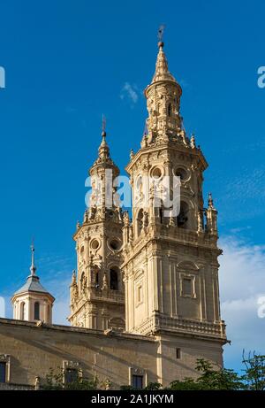 Türme der Kathedrale Santa Maria de la Redonda, Logrono, La Rioja, Spanien Stockfoto