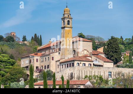 Alte Kirche in dem Dorf Arquà Petrarca, in Venetien Stockfoto