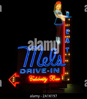 Leuchtreklame für Mel's Drive-In und Celebrity bar im Hollywood Abschnitt von Los Angeles, Kalifornien Stockfoto