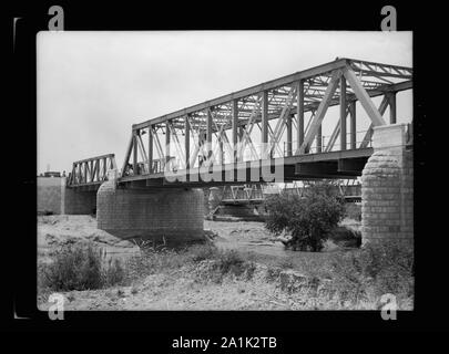 Neue Allenby Brücke über den Jordan, die alte Brücke auch Stockfoto