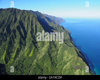 Na Pali Küste Antenne Kauai, Hawaii Stockfoto