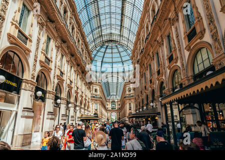 Mailand, Italien - 30. MAI 2019: Galleria Vittorio Emanuele II ist das älteste Einkaufszentrum und die wichtigsten Sehenswürdigkeiten in Italien Stockfoto