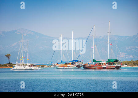 Blick auf Inseln im Ägäischen Meer in der Nähe von Marmaris. Türkei Stockfoto
