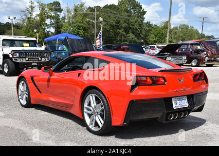 Ein 2019 Red Corvette Stingray an einem Auto zeigen. Stockfoto