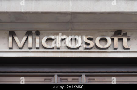 LONDON, GROSSBRITANNIEN - ca. September 2019: Microsoft Zeichen Stockfoto