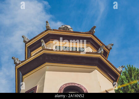 Vietnam, Dalat - 9. Mai 2017: Linh Son Pagode in Da Lat, Vietnam. Dalat's Wahrzeichen, buddhistischer Tempel Stockfoto