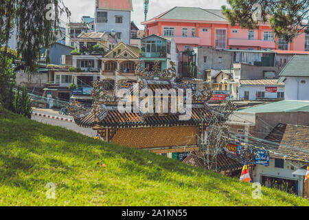 Vietnam, Dalat - 9. Mai 2017: Linh Son Pagode in Da Lat, Vietnam. Dalat's Wahrzeichen, buddhistischer Tempel Stockfoto