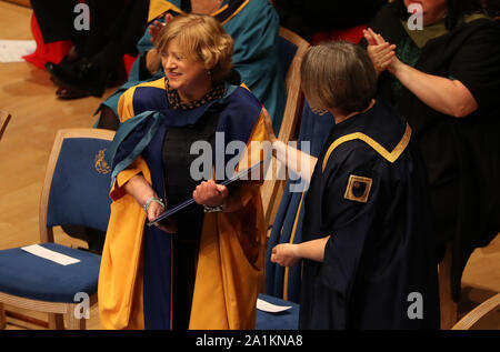 Corinne Hutton als Sie erhält die Ehrendoktorwürde von der Open University an der Royal Concert Hall, Glasgow. PA-Foto. Bild Datum: Freitag, September 27, 2019. Siehe PA Geschichte Schottland Murray. Photo Credit: Andrew Milligan/PA-Kabel Stockfoto