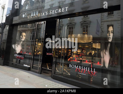 September 26, 2019, London, Vereinigtes Königreich: Victoria's Secret Store in den Luxus, Mode und Schmuck Shopping Bereich auf dem Londoner New Bond Street. (Bild: © Keith Mayhew/SOPA Bilder über ZUMA Draht) Stockfoto