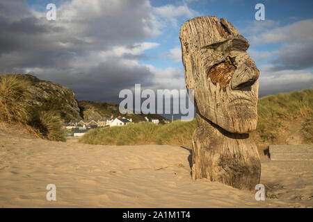 Moai Skulptur, Ynys-y-Brawd Dünen, Barmouth Stockfoto