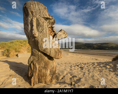 Moai Skulptur, Ynys-y-Brawd Dünen, Barmouth Stockfoto