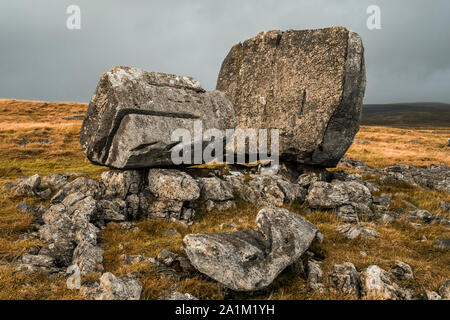 Kingsdale ist auf der westlichen Seite der Dales National Park und liegt in North Yorkshire und Cumbria. Diese Dale bieten einen herrlichen Blick auf Whernside auf Stockfoto