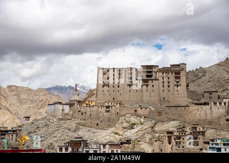 Blick auf den alten Platz in der Nähe von Leh in Ladakh, Indien Stockfoto