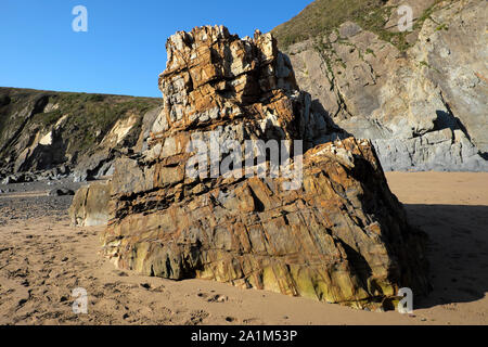 Felsbrocken auf Marloes Sands Beach in Pembrokeshire Wales UK KATHY DEWITT Stockfoto