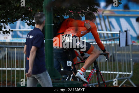 Die Niederlande" Nils Eekhoff ist zurück zu dem Titel nach vom ersten Platz bei den Männern unter 23 Straße Rennen von Doncaster nach Harrogate ausgeschlossen werden, geholfen. Stockfoto