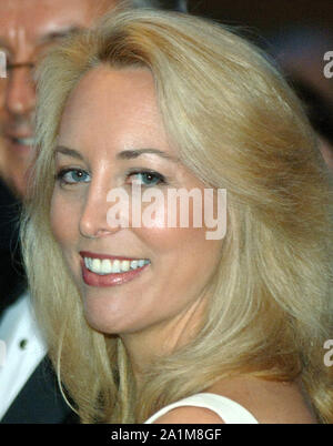 Washington, DC, USA. 29 Apr, 2006. Valerie Plame, einem ehemaligen covert operative für die CIA, besucht die White House Correspondents' Association Dinner in Washington am 29. April 2006. (UPI Foto/Roger L. Wollenberg) Credit: Roger L. Wollenberg/CNP/ZUMA Draht/Alamy leben Nachrichten Stockfoto