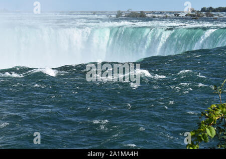 Niagara River's Horseshoe Falls zwischen New York State, USA, Ontario, Kanada, gesehen von der Ontario Seite der Niagara-06 Stockfoto