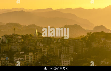 Abendlicht Streiks Aizawl, der Hauptstadt des Staates Tripura im Nordosten Indiens. Stockfoto