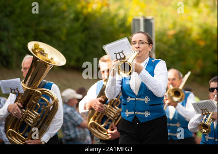 Deutschland, Baden Württemberg, Niederstetten. September 2019. Traditionelle herbstliche Ernte Fest. Orchester Farfarencorps aus Blaufelden Stockfoto