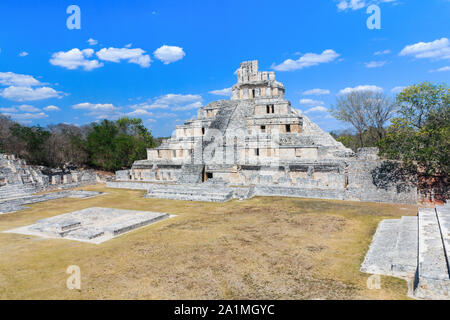 Campeche, Mexiko. Edzna Maya-stadt. Die große Plaza (Gran Acropolis) von Edzna. Stockfoto