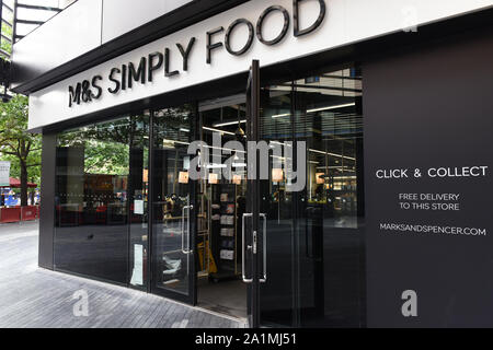 London, Großbritannien. 16. Juli, 2019. Britische Händler Mark&Spencer store und Logo in London Bridge Bereich gesehen. Credit: Petra Figuero/SOPA Images/ZUMA Draht/Alamy leben Nachrichten Stockfoto