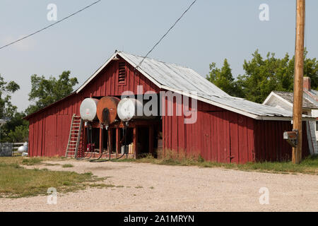 Eine von mehreren Scheunen am Hadley SY Rinder und Pferde Ranch in Crook County, Wyoming, in der Nähe von Sundance Stockfoto