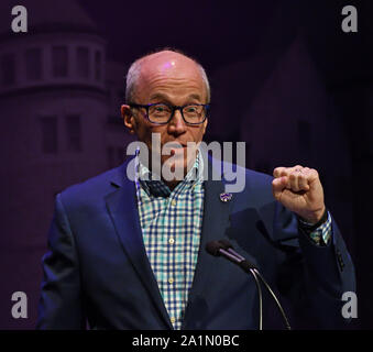 Manhattan, Kansas, USA, 27. September 2019 Alan Murray der CEO von Fortune liefert ein Landon Vortrag mit dem Titel "Die Zukunft der Fakten: Auf der Suche nach der Wahrheit im 21. Jahrhundert" Stockfoto