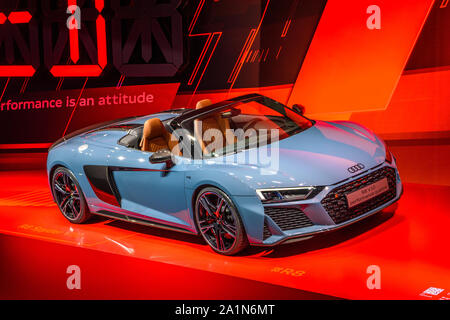 FRANKFURT, Deutschland - September 2019: Himmel blau AUDI R8 V10 Typ 4S PERFORMANCE QUATTRO, IAA International Motor Show Auto Ausstellung. Stockfoto