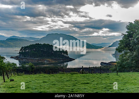 Tidal Island auf dem Loch Carron, Plockton, Schottland Stockfoto