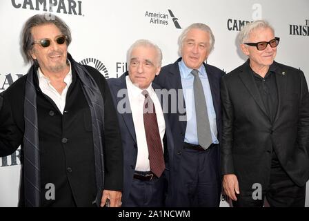 New York, NY, USA. 27 Sep, 2019. Al Pacino, Martin Scorsese, Robert De Niro, Harvey Keitel bei der Ankunft für den Iren Weltpremiere auf 2019 New York Film Festival (NYFF), Alice Tully Hall im Lincoln Center, New York, NY 27. September 2019. Credit: Kristin Callahan/Everett Collection/Alamy leben Nachrichten Stockfoto