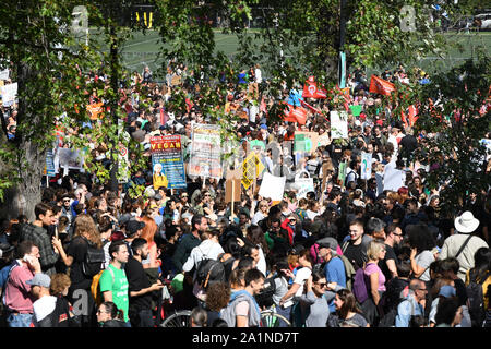 In Montreal, Kanada, eine halbe Million Menschen kamen, um das globale Klima Streik am 27. September 2019. Sie forderten mehr konkrete Maßnahmen von Behörden, die globale Erwärmung und den Klimawandel zu begegnen. Stockfoto