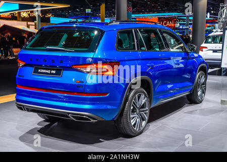 FRANKFURT, Deutschland - September 2019: blauer SKODA KODIAQ SUV, Iaa Auto Ausstellung. Stockfoto