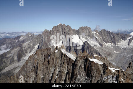 Aiguille Verte 4,122 m (13,524 ft) Berg in den Französischen Alpen, der Mont Blanc Massiv in der Nähe von Bourg-en-Bresse, Haute-Savoie, Frankreich. Stockfoto