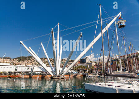 Ansicht der Bigo Panoramalift von dem Architekten Renzo Piano entworfen. Sichtbare Wahrzeichen: Porto Antico Bezirk, Piazza delle Feste, das Aquarium von Genua Stockfoto