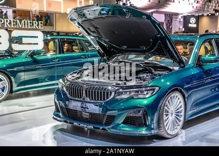 FRANKFURT, Deutschland - September 2019: Green Emerald BMW ALPINA B3 Touring ALLROAD G21, IAA International Motor Show Auto Ausstellung. Stockfoto