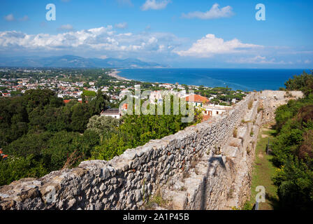 San Felice Circeo, Blick aus den Gärten der Vigna di Corte Park (auf der Rückseite die Ausoni Berge), Lazio, Italien Stockfoto